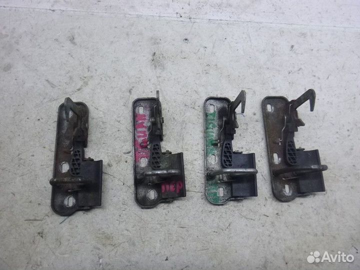 Замок капота (крюк) Volkswagen tiguan 2011-2016