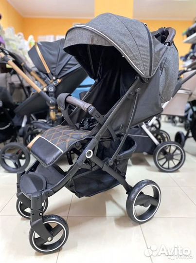Коляска прогулочная новая