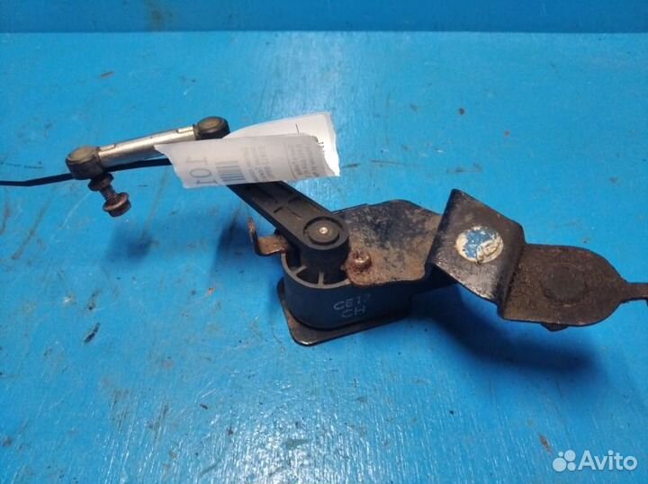 Датчик положения кузова задний левый Nissan Teana