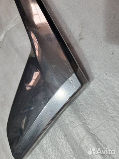 Накладка на фару передняя правая Toyota Land