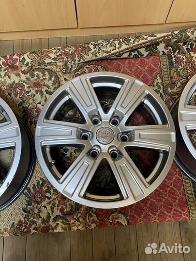 Диски r17 6x139.7, ET31, Escalade, infiniti QX