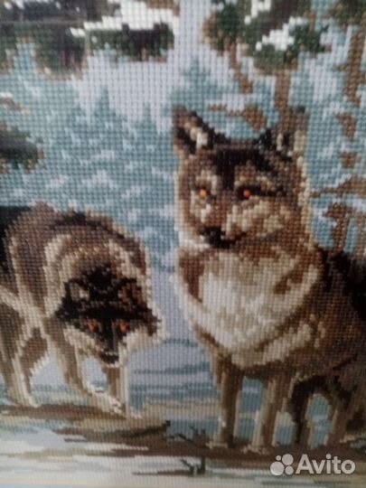 Картина вышита крестиком