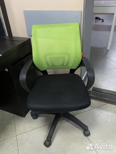 Кресло офисное на колесах, компьютерное кресло