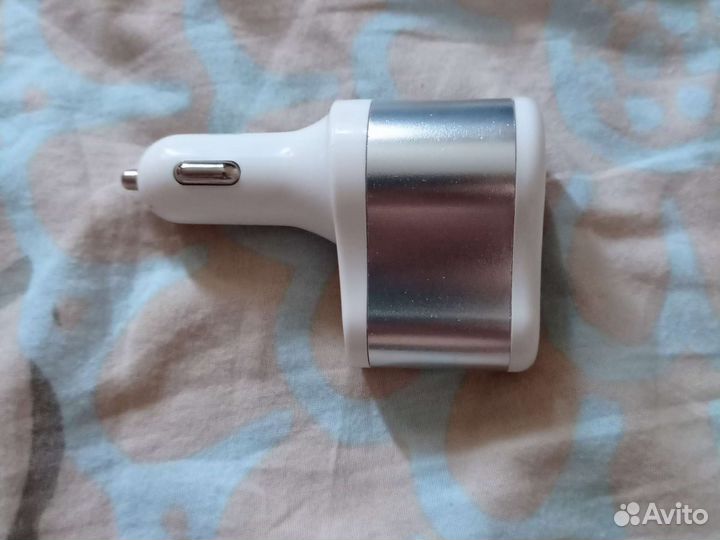 Автомобильное зарядное устройство