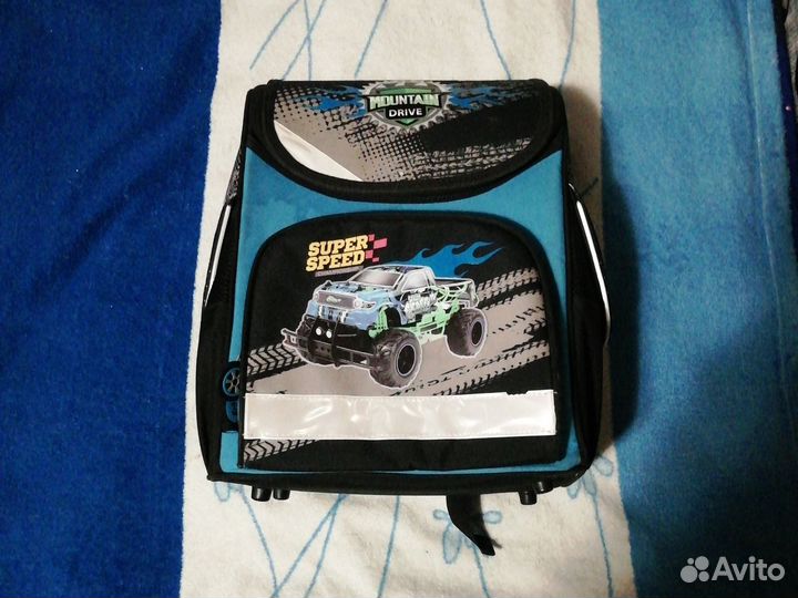 Рюкзак школьный