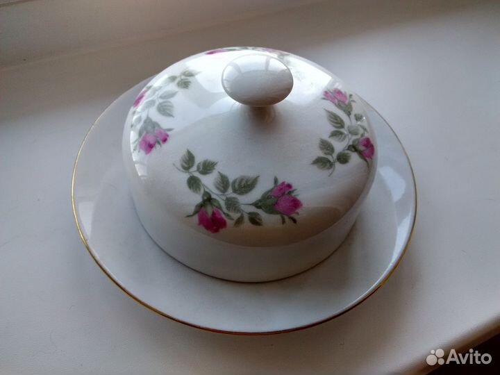 Масленка круглая фарфоровая с крышкой Made in GDR