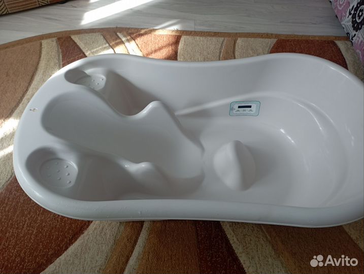 Ванночка для купания с горкой и термометром