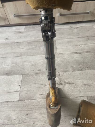 Протез левой ноги