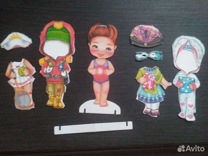 Бумажная кукла с одеждой