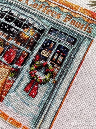 Картина вышитая крестом ручная работа