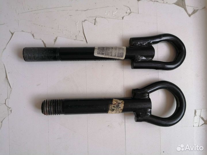 Буксировочный крюк