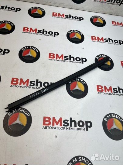 Молдинг на дверь (бархотка) задний правый Bmw 330D