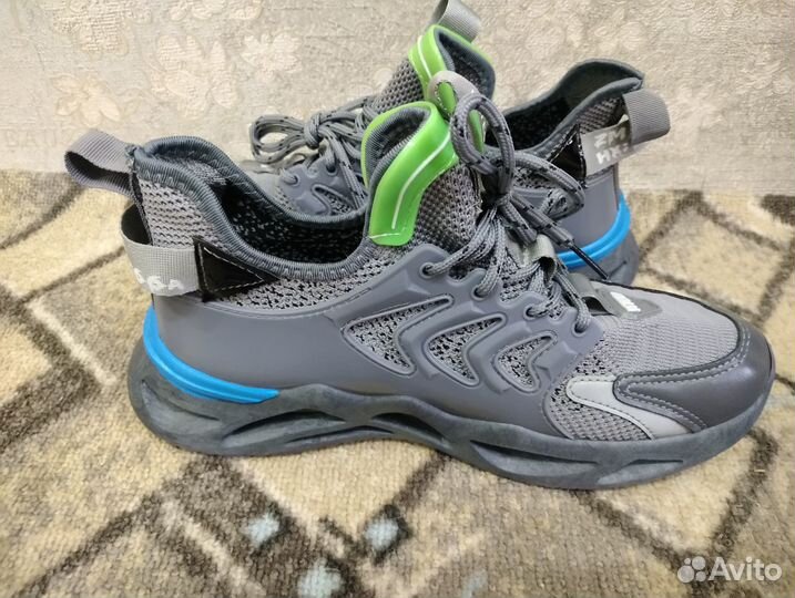 Кроссовки,39-40 р-р