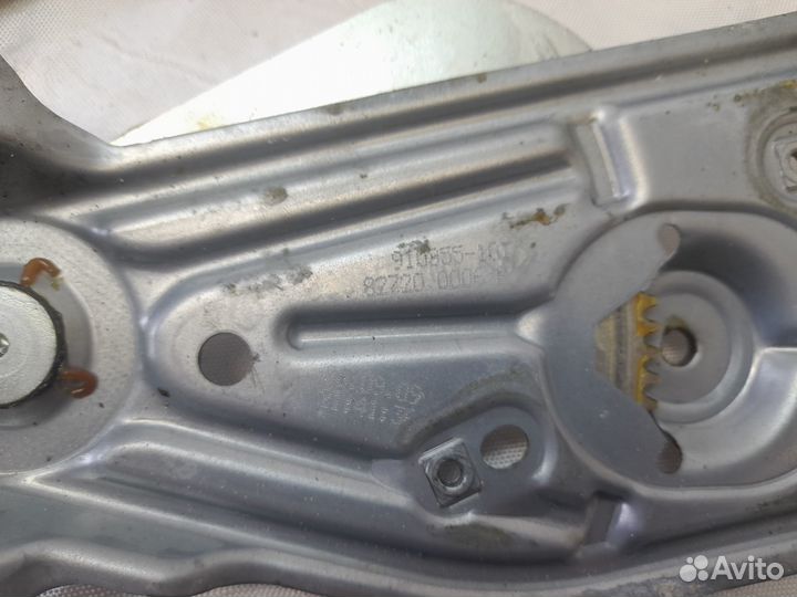 Стеклоподъёмник задний правый Рено Сценик 3