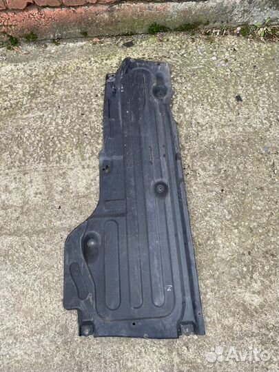 Защита пола передняя левая Mercedes W211