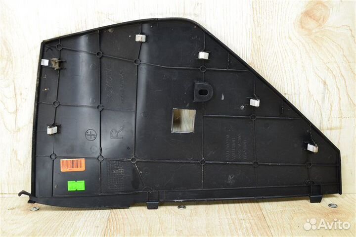 Накладка (кузов внутри) правая Toyota Auris