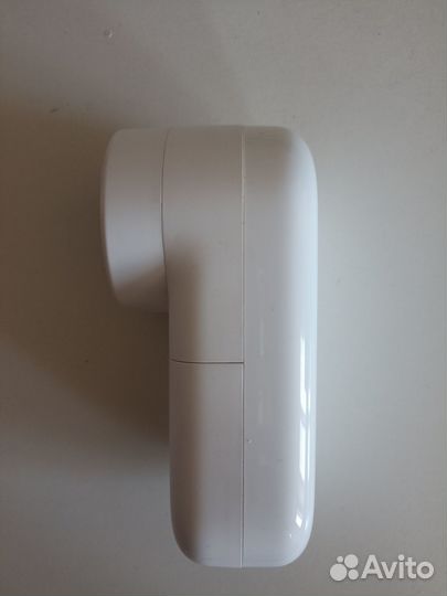 Машинка для удаления с одежды катышков