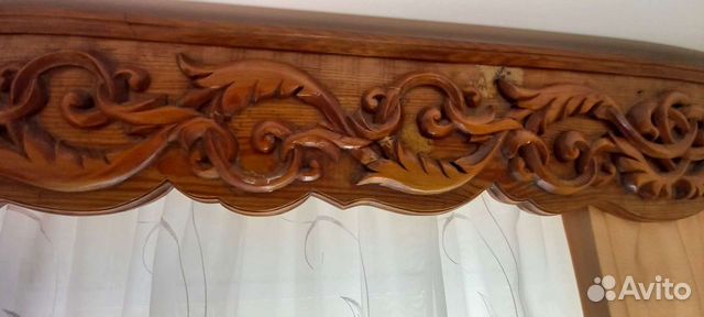 Карниз ручной работы из дерева