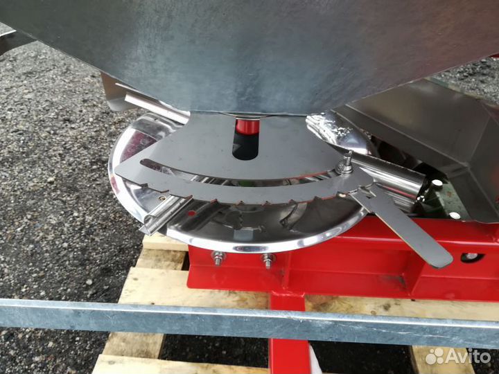 Разбрасыватель удобрений Amazone ZA-M, 2023