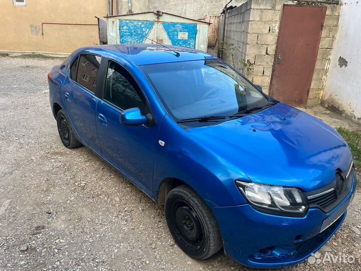 Renault Logan 1.6 AT, 2017, битый, 238 000 км