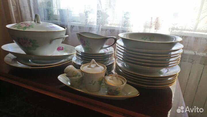 Продам столовый сервиз