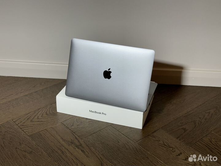 Macbook Pro 13 2018 8/128 /core i5 /Новый АКБ
