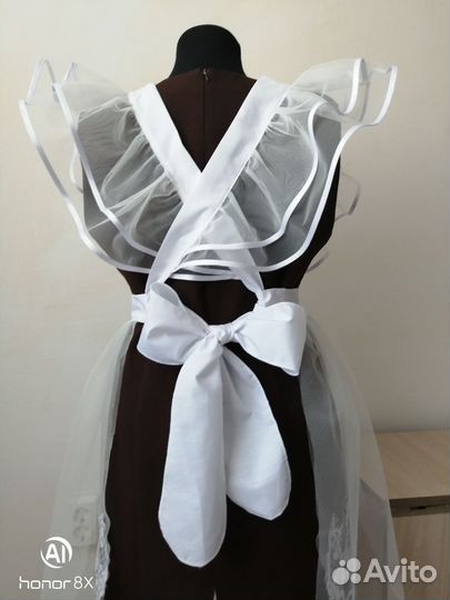 Белый школьный фартук