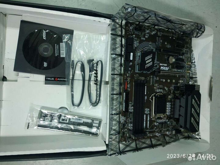 Материнская плата