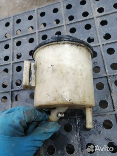 Бачок гидроусилителя Nissan Micra K12 CR12DE 2004