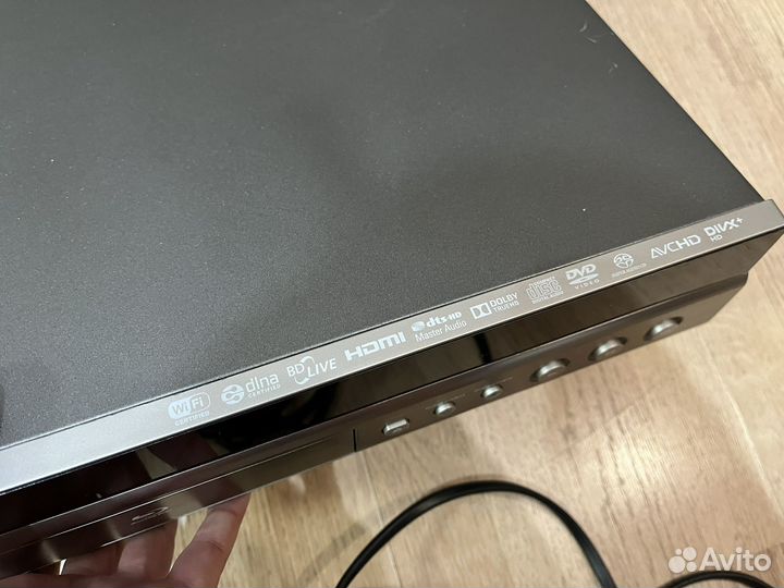 Yamaha BD-S677 Blu-Ray проигрыватель