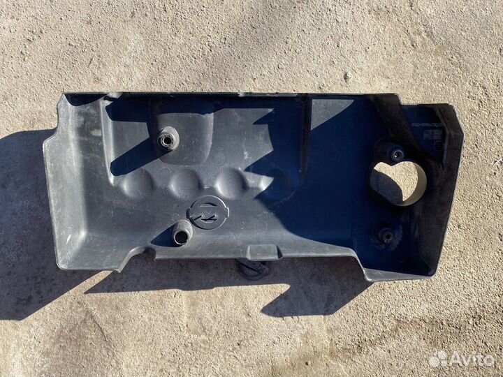 Крышка двигателя декоративная Nissan Primera p12