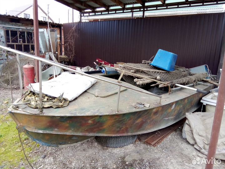 Лодка прогрес