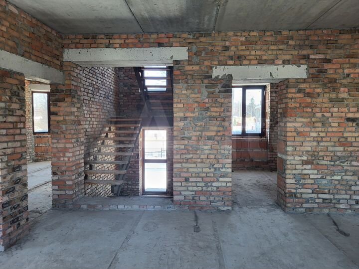 4-к. квартира, 130 м², 3/3 эт.