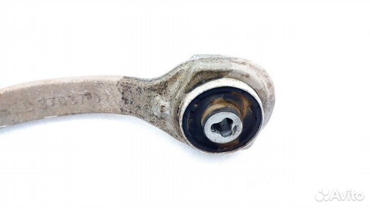 Рычаг подвески верхний передний левый