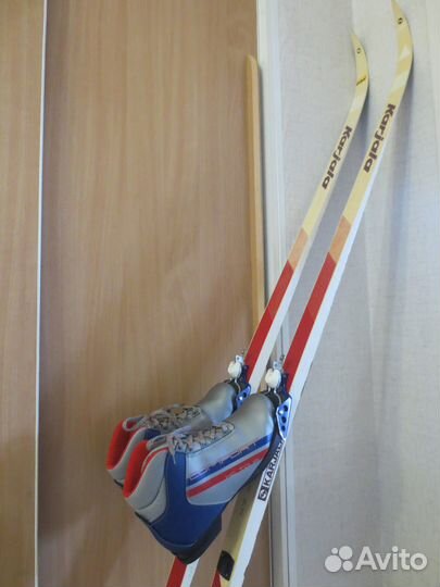 Лыжи 150см,лыжн.ботинки 34р