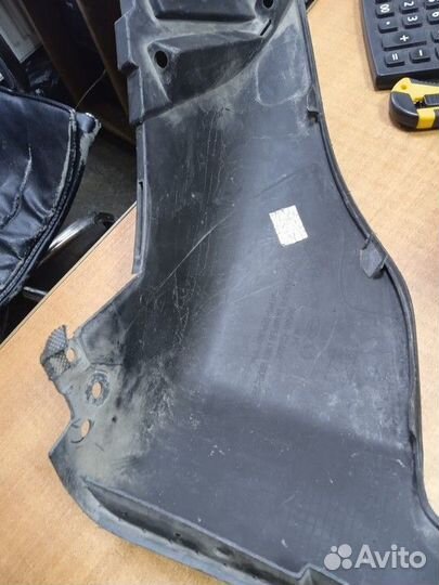 Накладка бампера передняя правая Kia Sorento