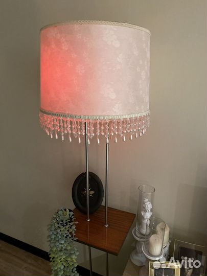 Лампочка с колонкой и пультом