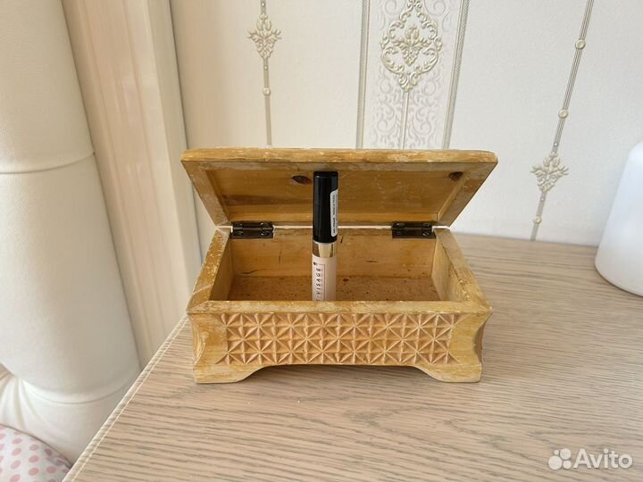 Шкатулки деревянная и пластиковая