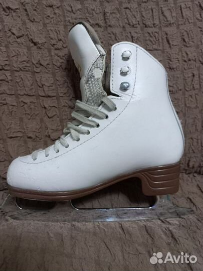 Фигурные коньки jackson