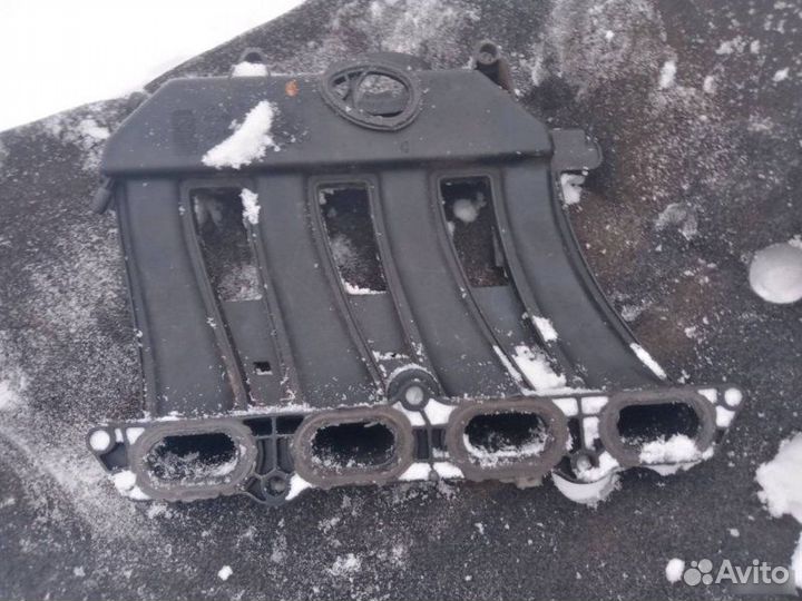 Впускной коллектор Renault Megane 2002