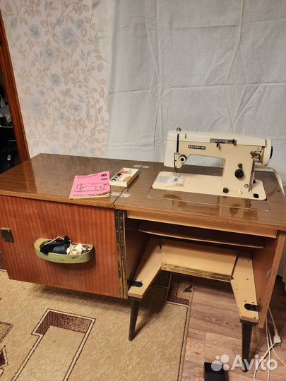 Швейная зигзаг-машина Radom