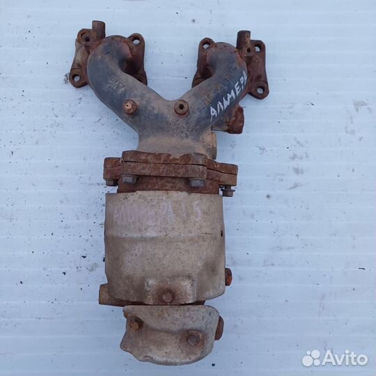 Колектор выпускной на Ниссан Алмера н16