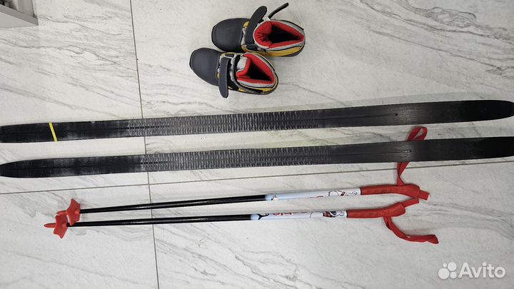 Беговые лыжи в комплекте