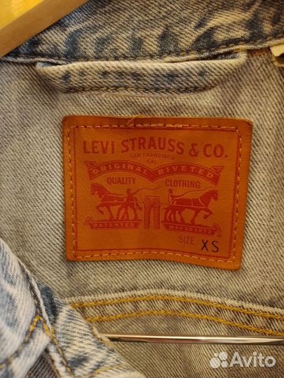 Джинсовка женская Levi Strauss & Co. XS размер