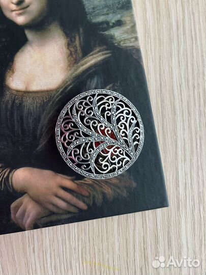 Брошь серебряная большая с лазерной обработкой