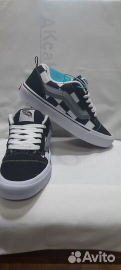 Кроссовки vans