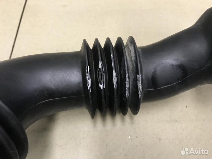 Патрубок воздушного фильтра M2 (2010-1014)