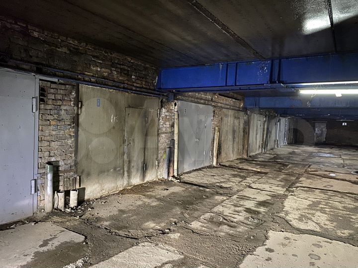 Гараж, > 30 м²