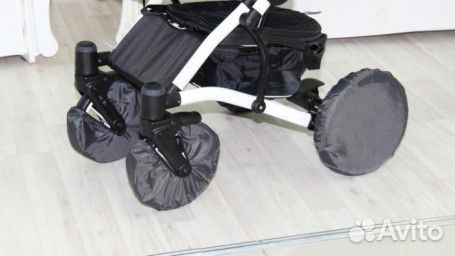 Новый дождевик и чехлы на колеса коляски