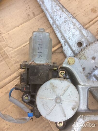 Стеклоподъемник Honda CR-V 2001 передний праый